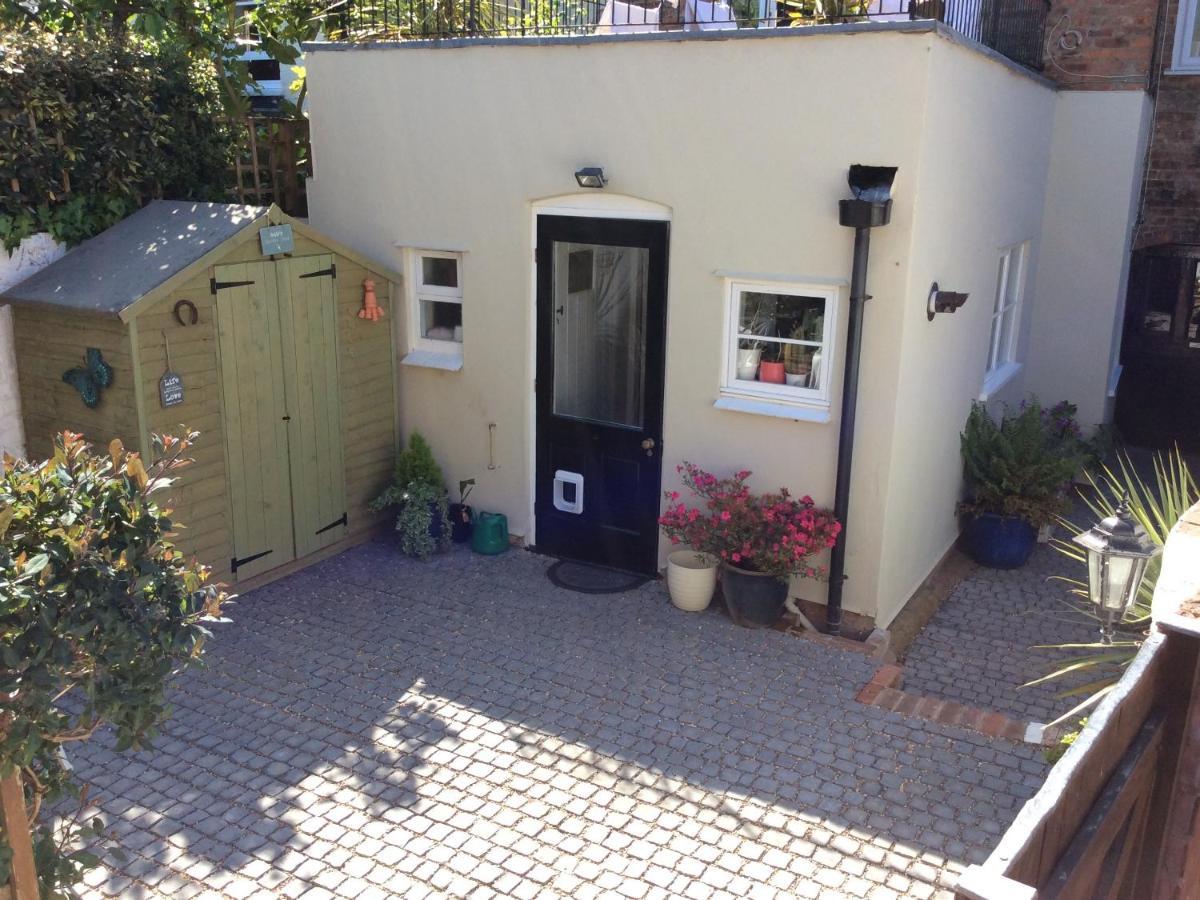 Old Street B&B Ъптън ъпон Севърн Екстериор снимка